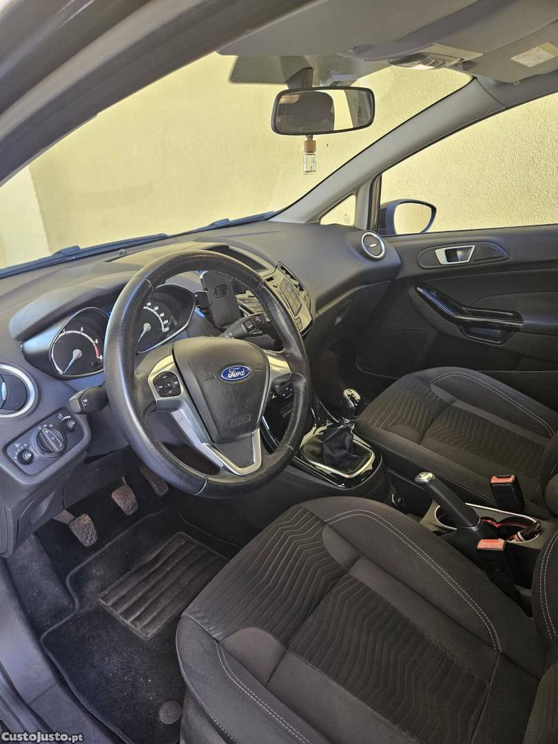 Ford Fiesta 1.5 TDCi TITANIUM — photo 5