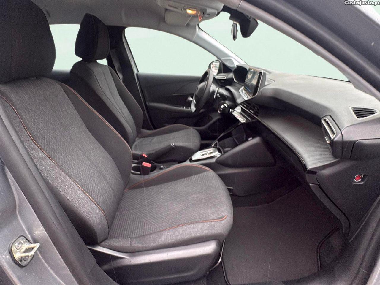 Peugeot 208 1.2 Hybrid Style e-DCS6 — fotografia 3