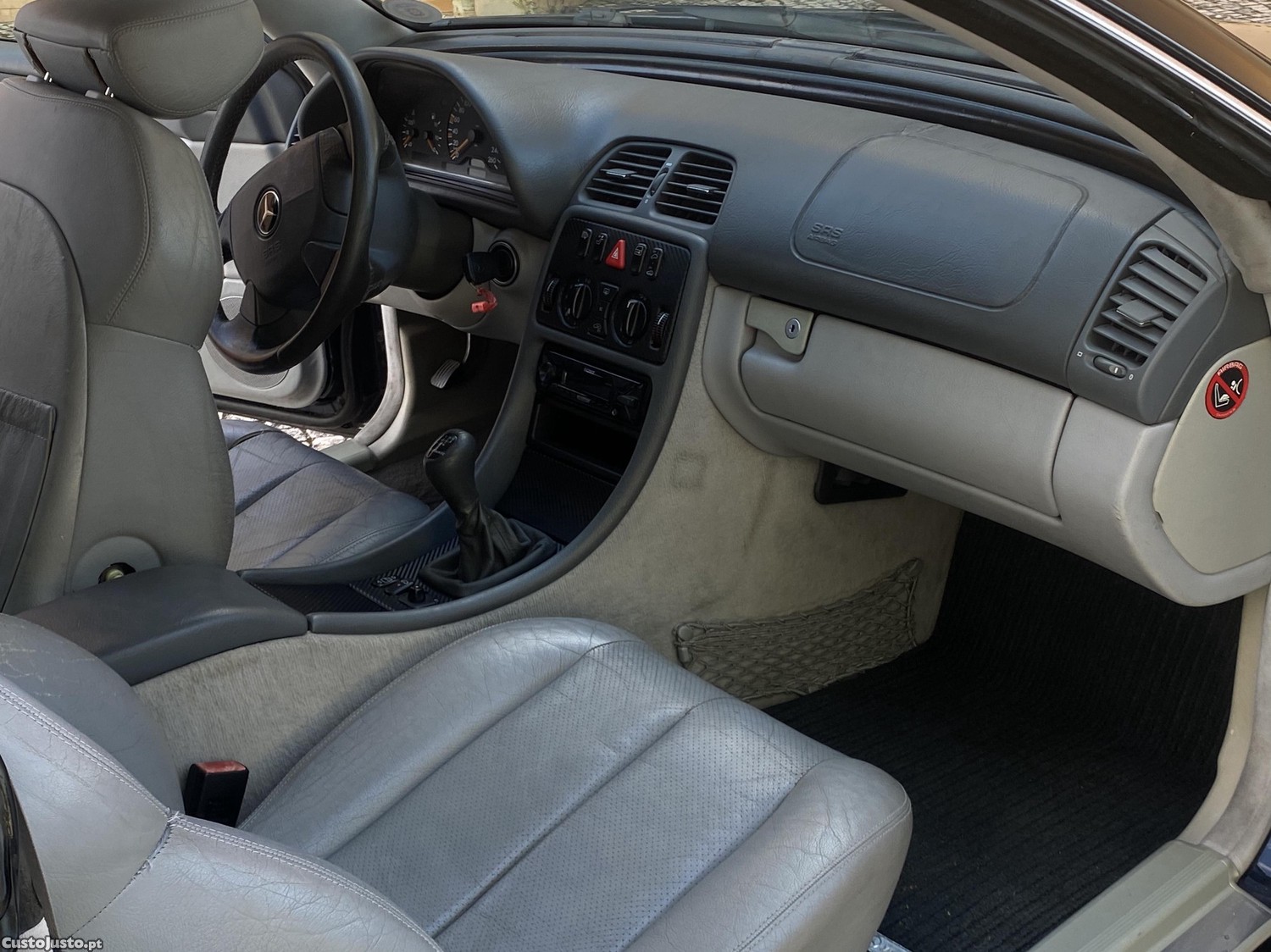 Mercedes-Benz Classe CLK Gpl manual — fotografia 4