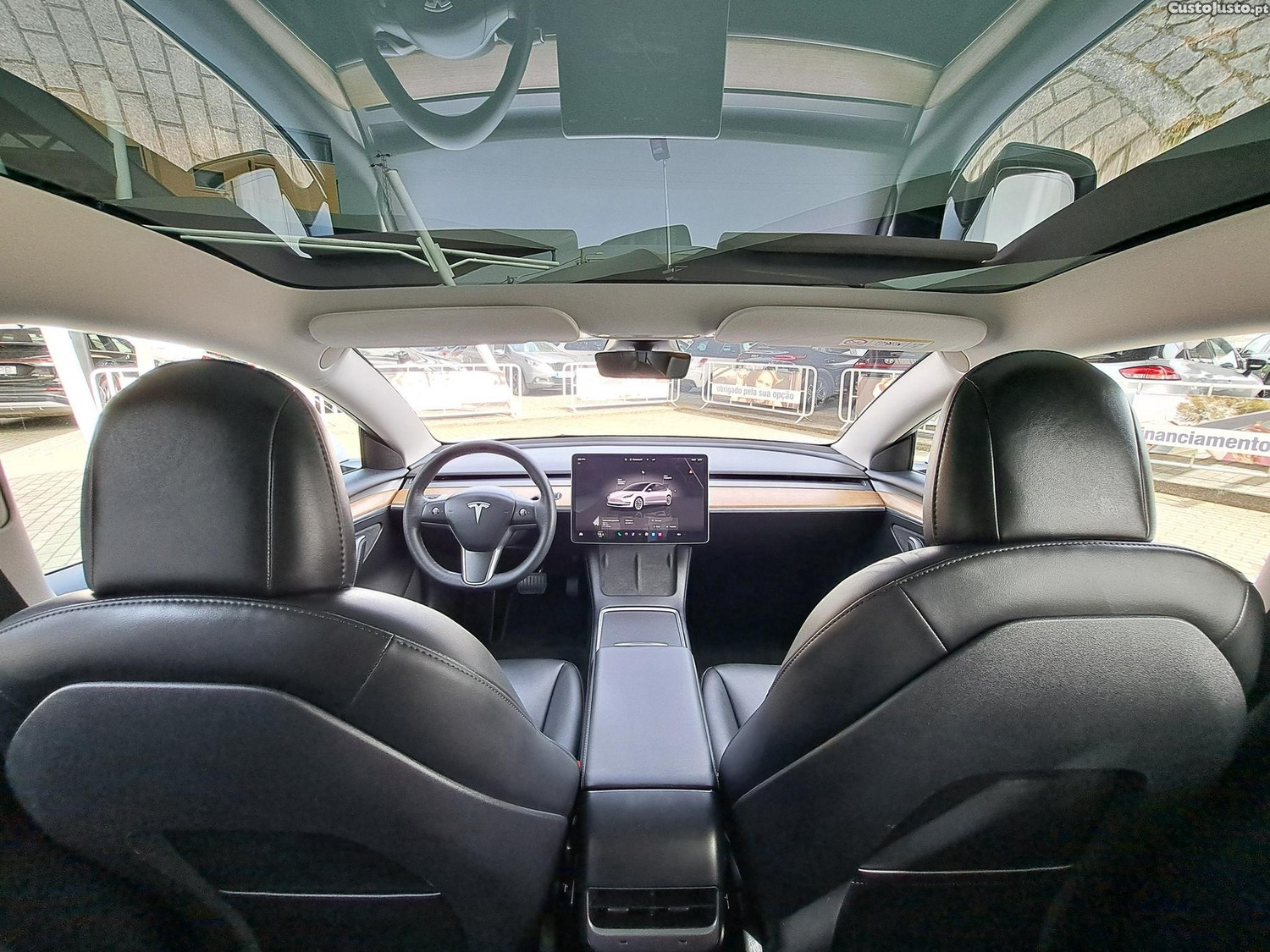 Tesla Model 3 Standard RWD Plus — fotografia 14