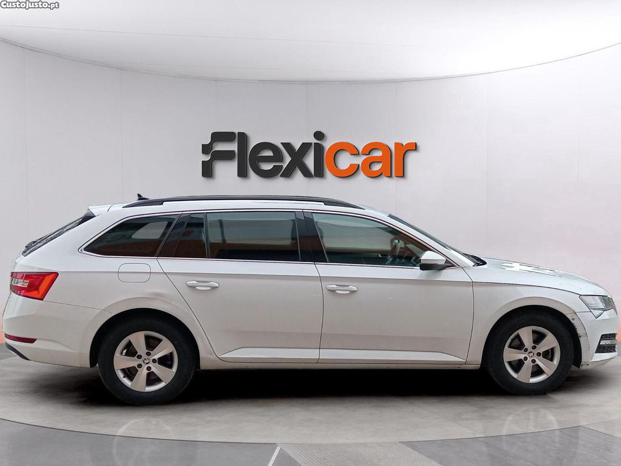Skoda Superb Break 2.0 TDI Ambition DSG — fotografia 10