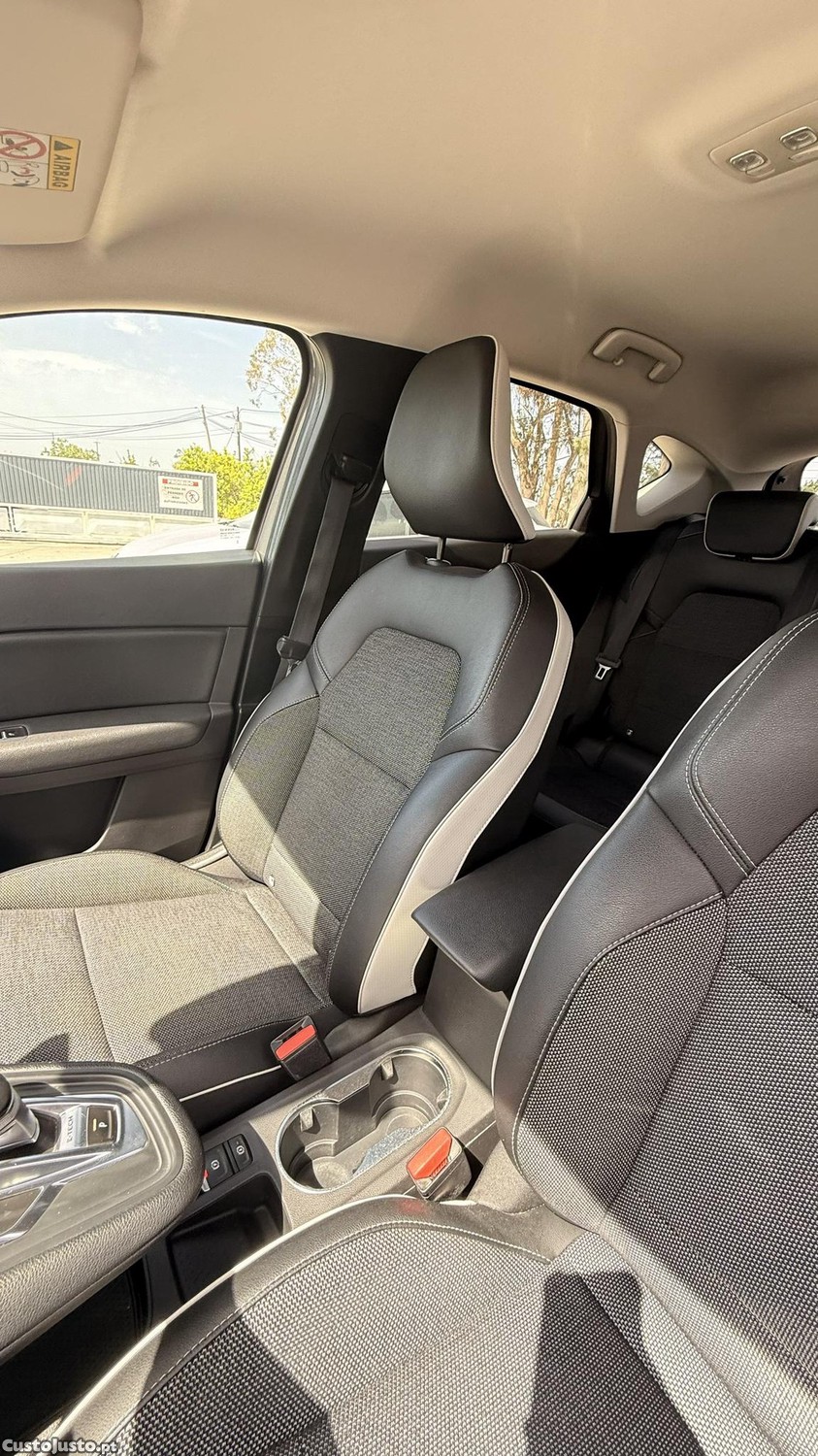 Renault Captur 1.6 E-Tech Full Hybrid de 2020 — fotografia 5