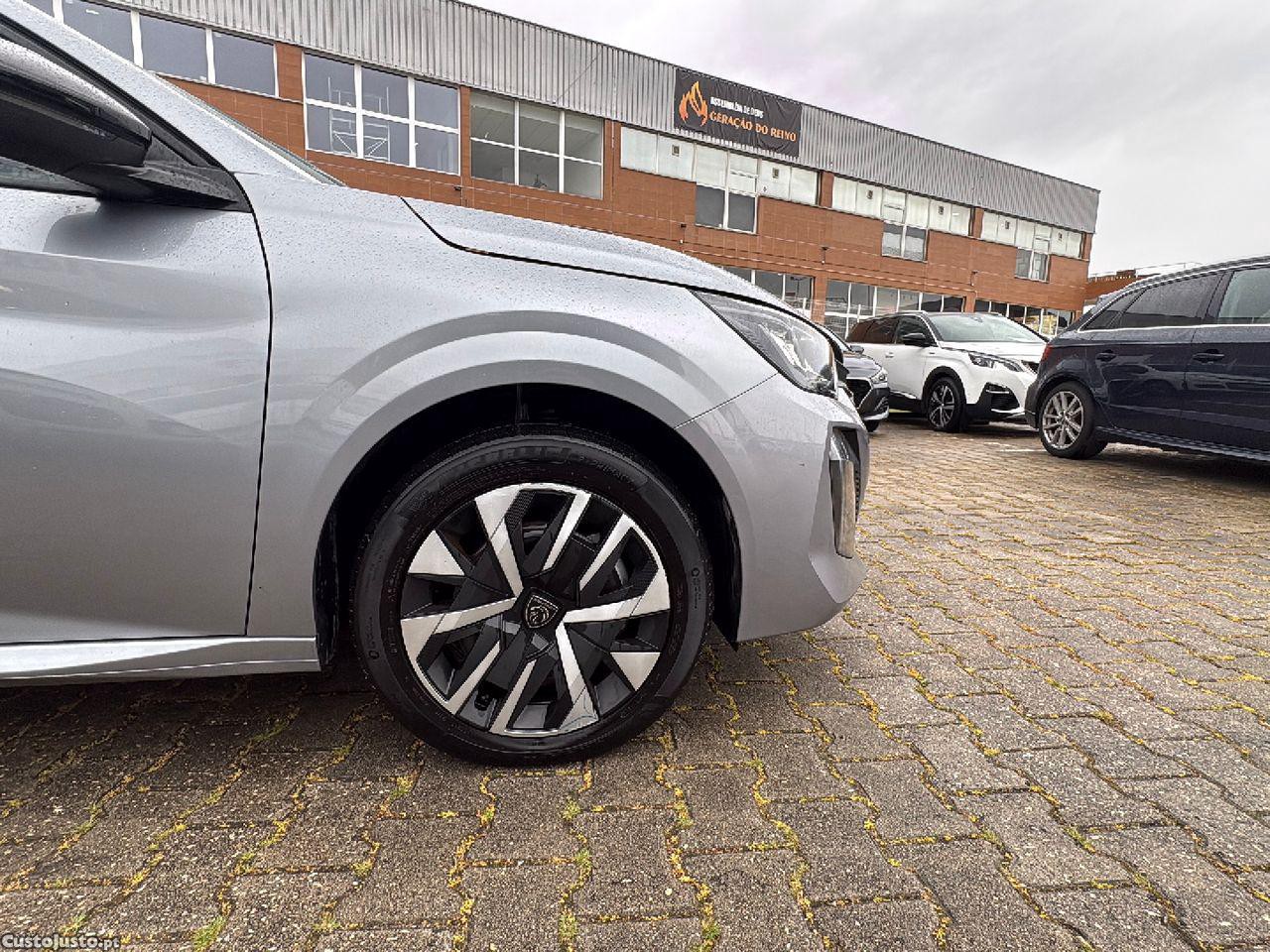 Peugeot 208 1.2 Hybrid Style e-DCS6 — fotografia 8