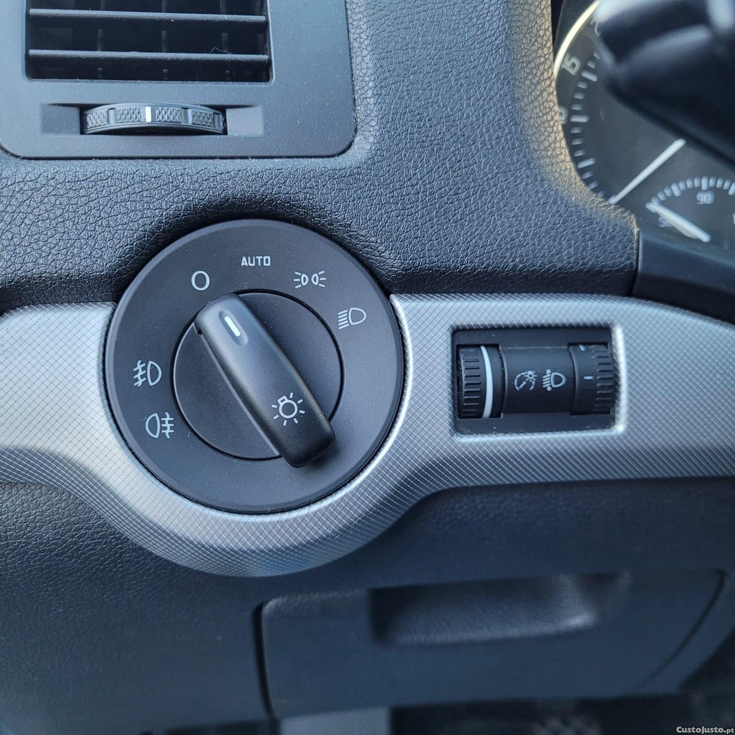 Skoda Octavia 1.6 TDi Sportline — fotografia 6