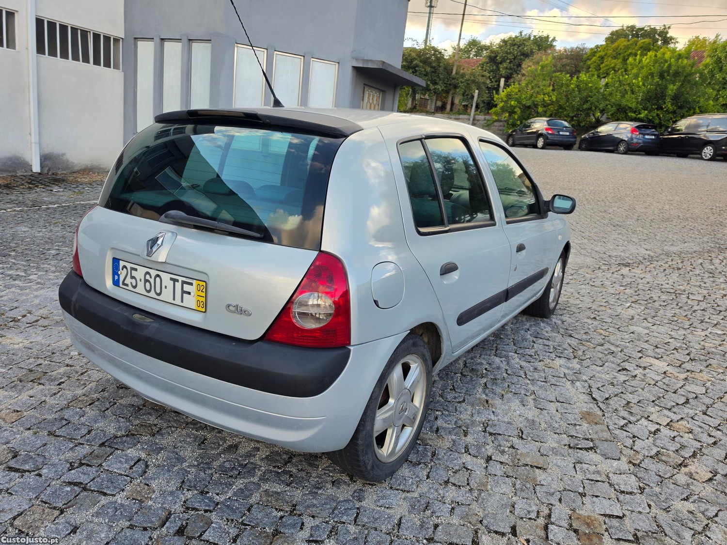 Renault Clio 1.5 Dci5 lugares — fotografia 10