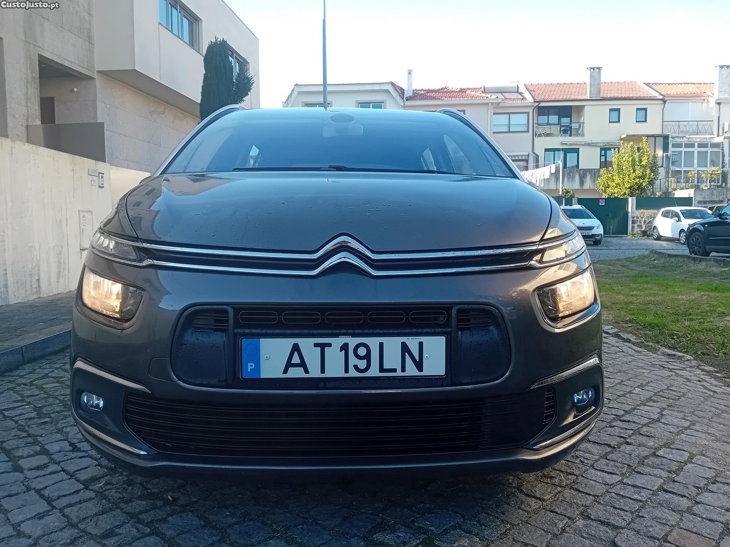Citroën C4 Spacetourer 1.5 hdi 130cv - 18 — photo 2