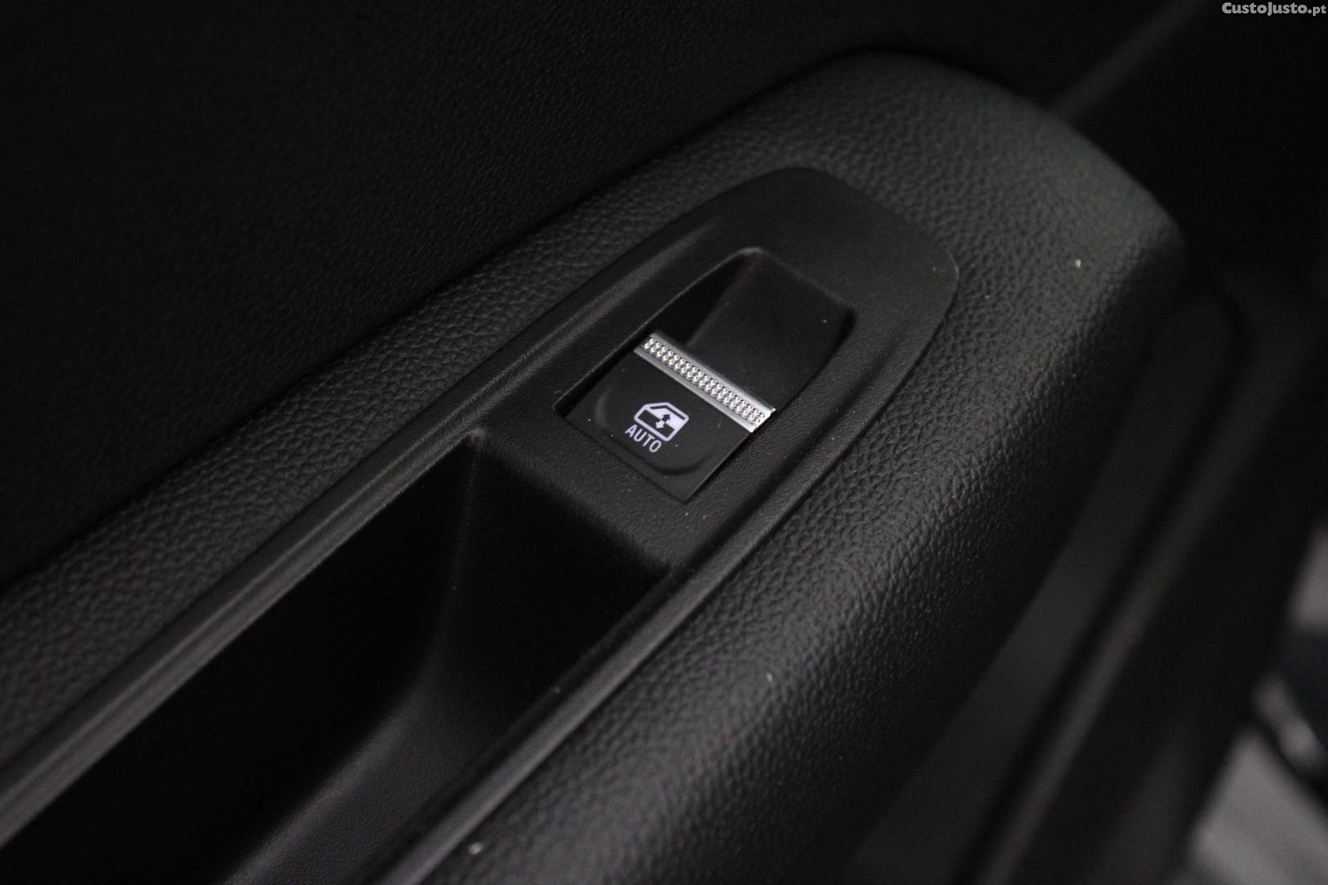 Renault Captur 1.0 TCE TECHNO — fotografia 10