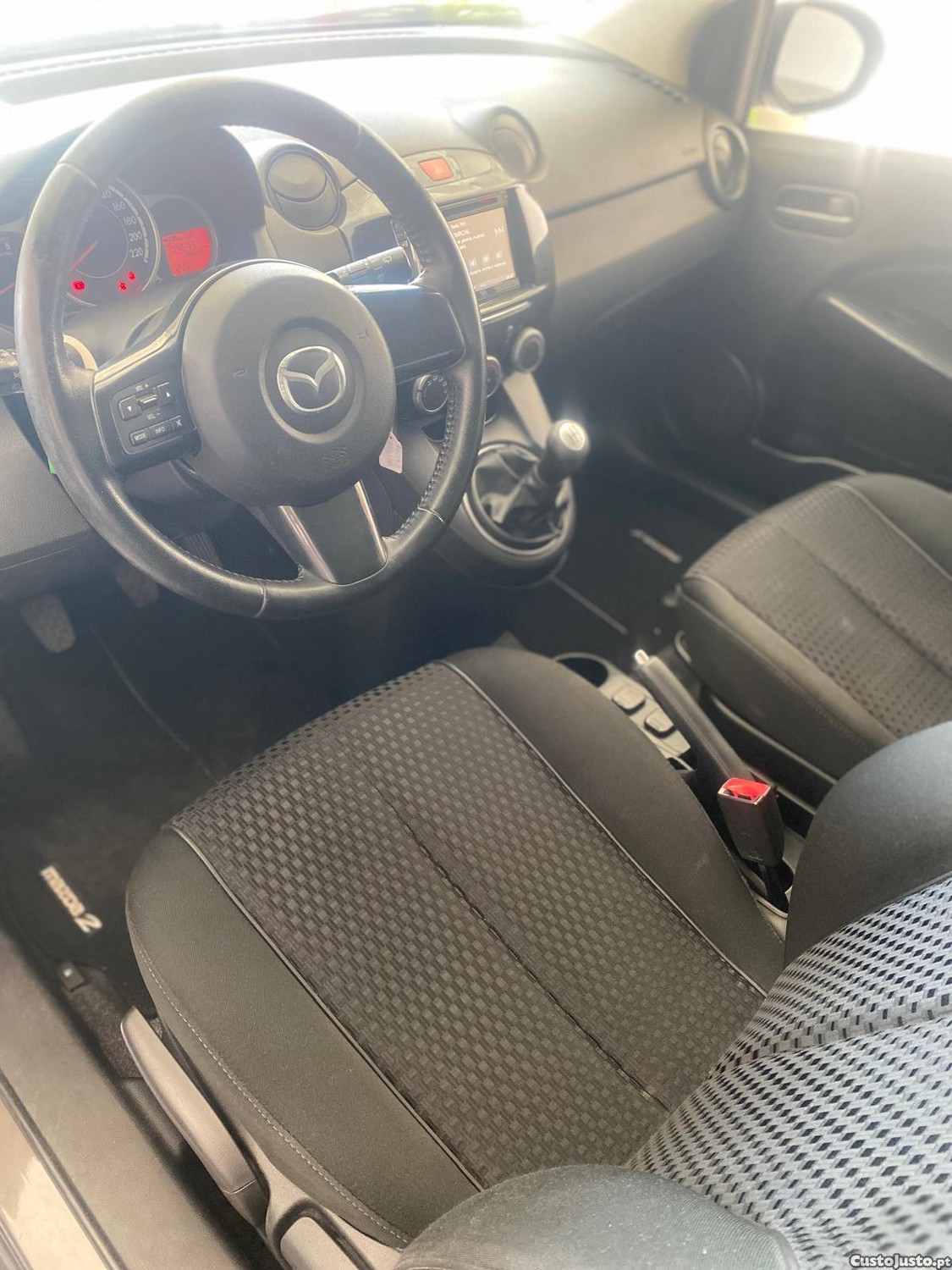 Mazda 2 Active — photo 2