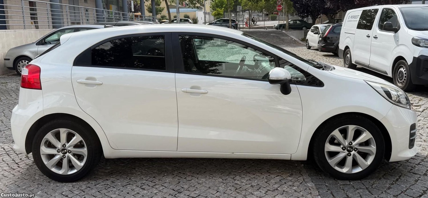 Kia Rio UB — fotografia 5