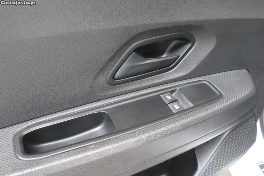 Dacia Sandero 1.0 SCe Essential — fotografia 7