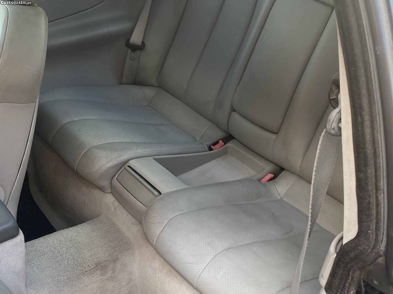 Mercedes-Benz Classe CLK Gpl manual — fotografia 5