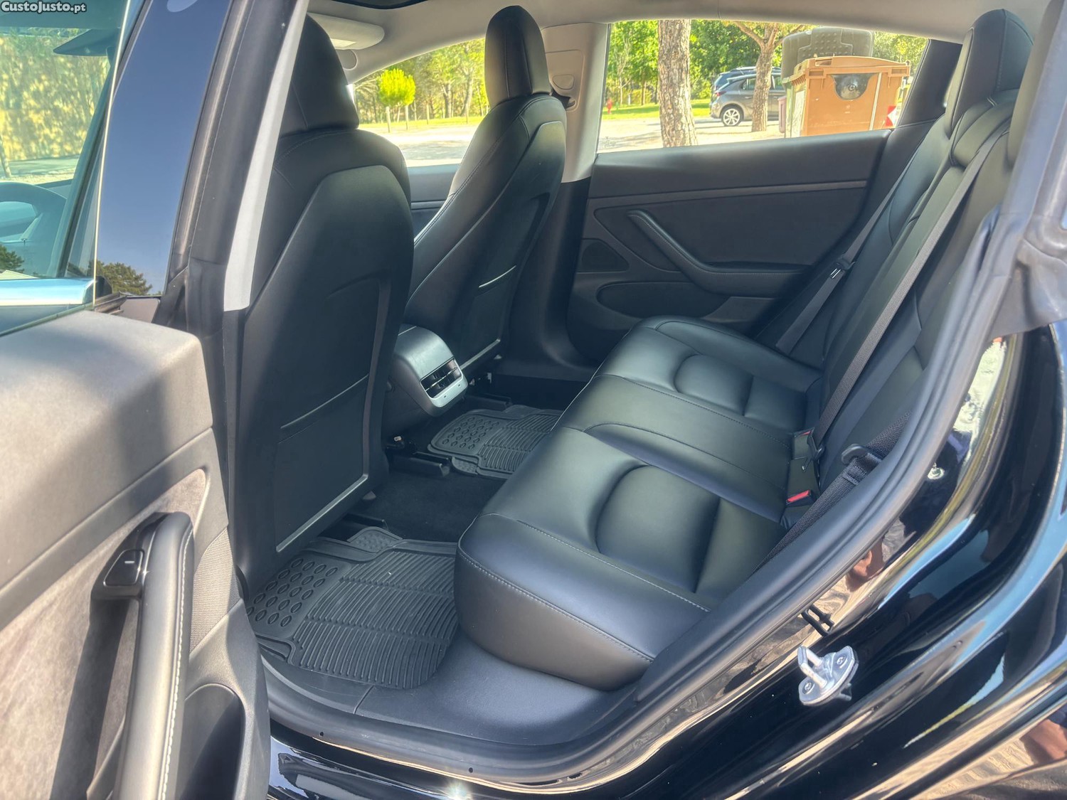 Tesla Model 3 standard range plus bateria LFP motor 320 cv — fotografia 4