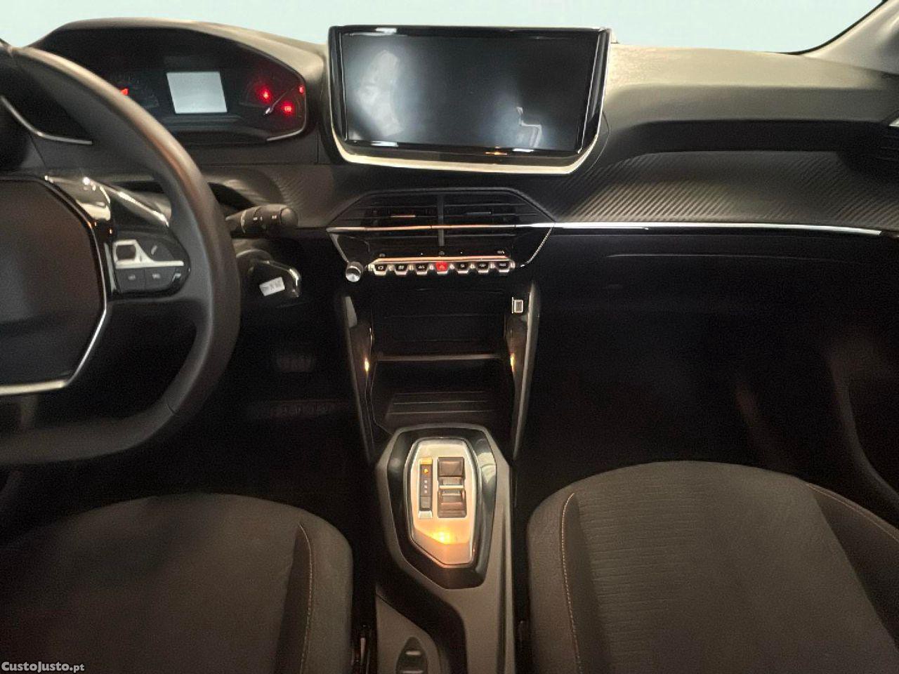 Peugeot 208 1.2 Hybrid Style e-DCS6 — fotografia 5