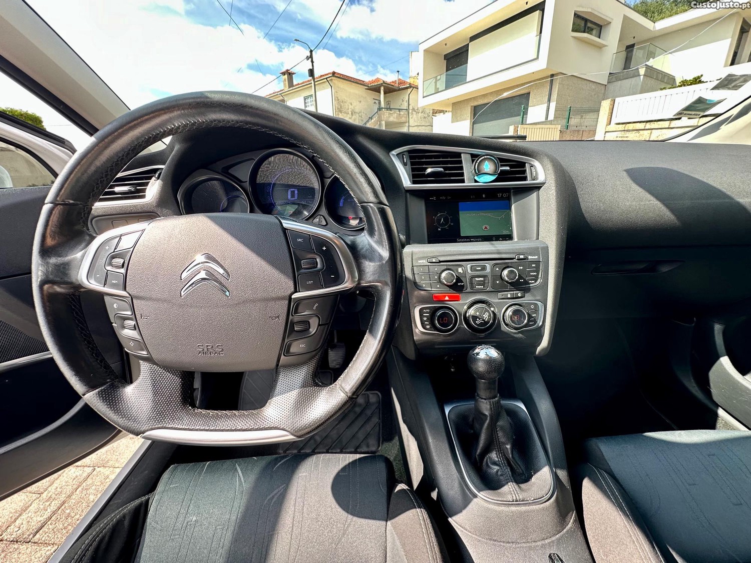 Citroën C4 HDi Exclusive. — fotografia 3