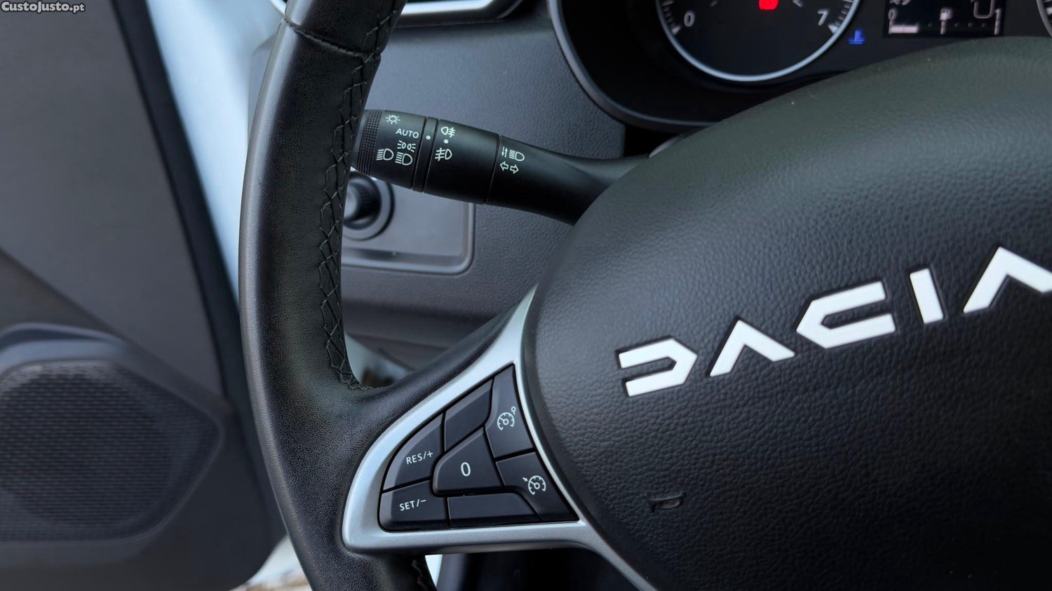 Dacia Duster 4X42 LUGARES — fotografia 5