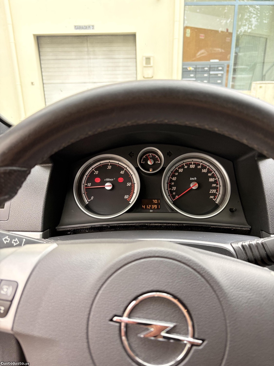 Opel Astra GTC — fotografia 4