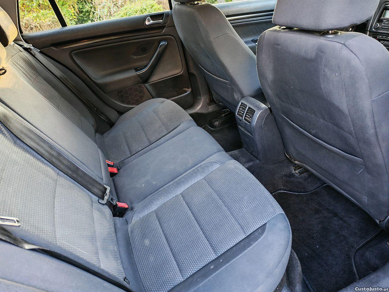 Volkswagen Golf 1.6 TDI Variant — fotografia 8