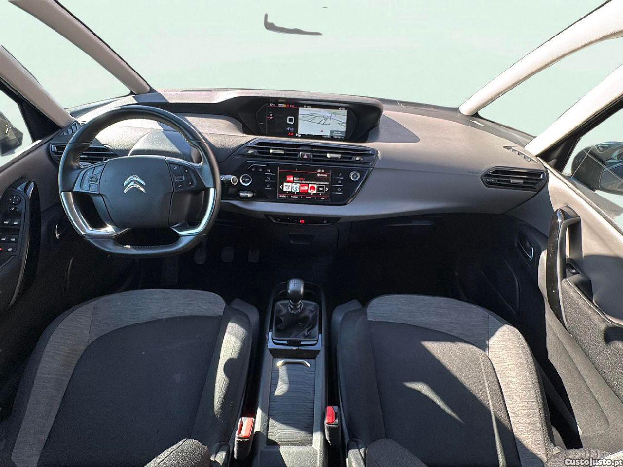 Citroën C4 Spacetourer 1.5 BlueHDi Shine — fotografia 4