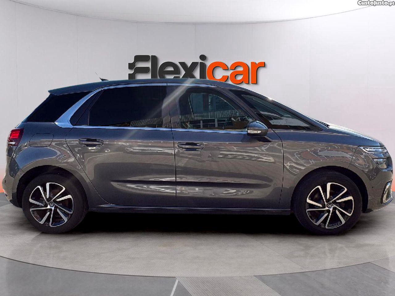 Citroën C4 Spacetourer 1.5 BlueHDi Shine — fotografia 9