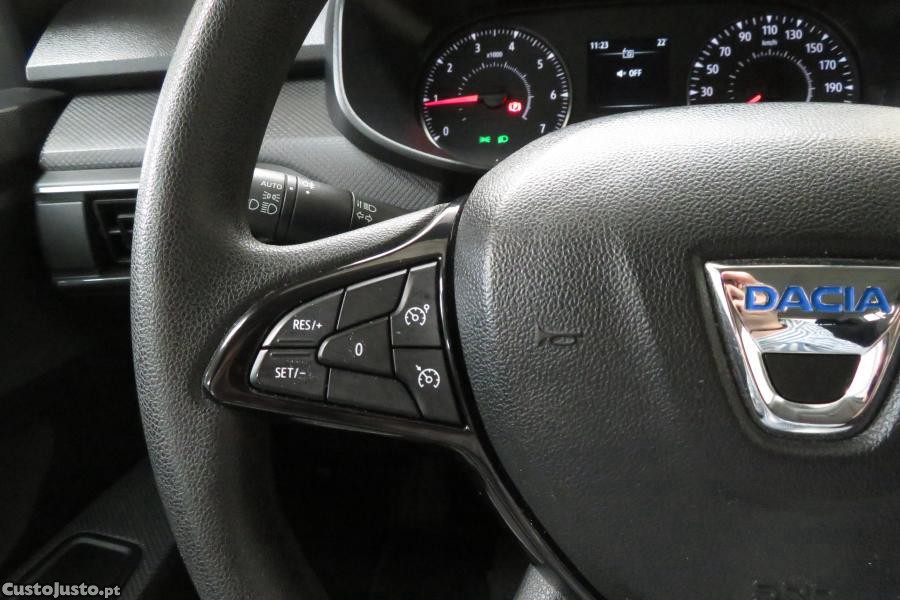Dacia Sandero 1.0 SCe Essential — fotografia 18