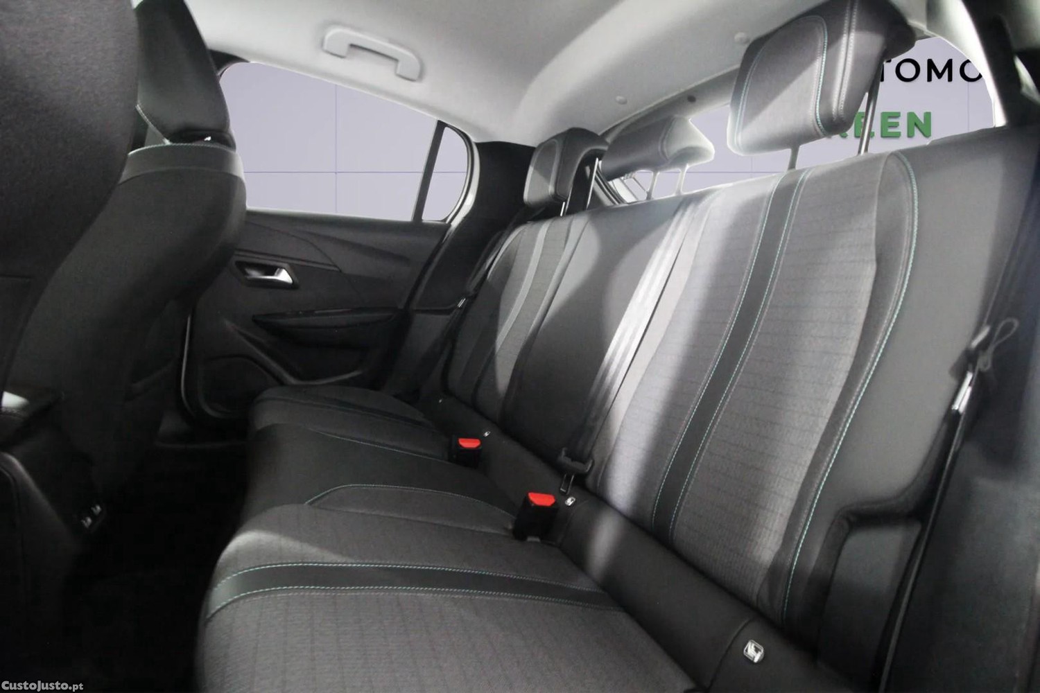 Peugeot e-208 Allure Pack — fotografia 5