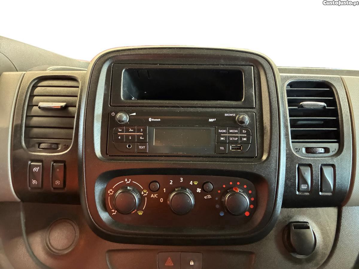 Renault Trafic Combi 1.6 dCi L1 Energy Zen — fotografia 3