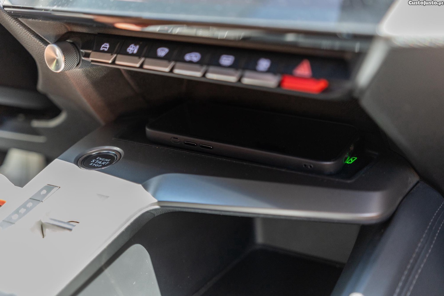 Peugeot 308 1.6 Hybrid Allure Pack e-EAT8 — fotografia 9