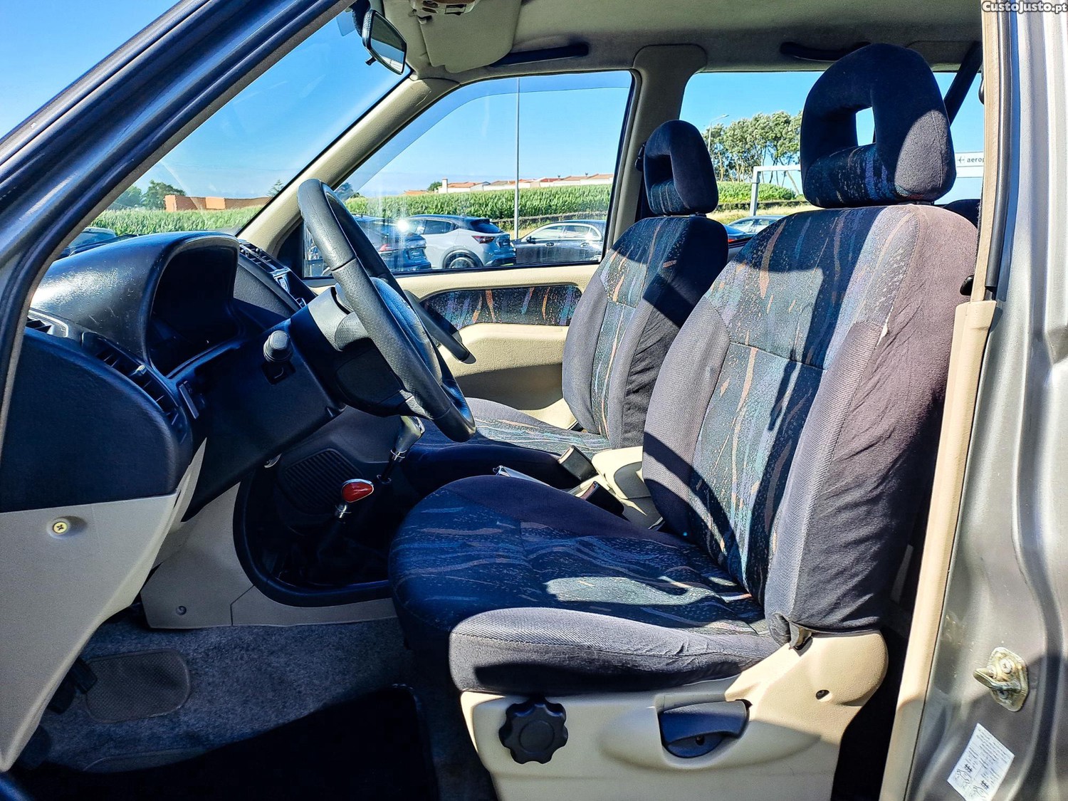 Nissan Terrano II 2.7 TD 4X4 100CV DIESEL 2000 — fotografia 3