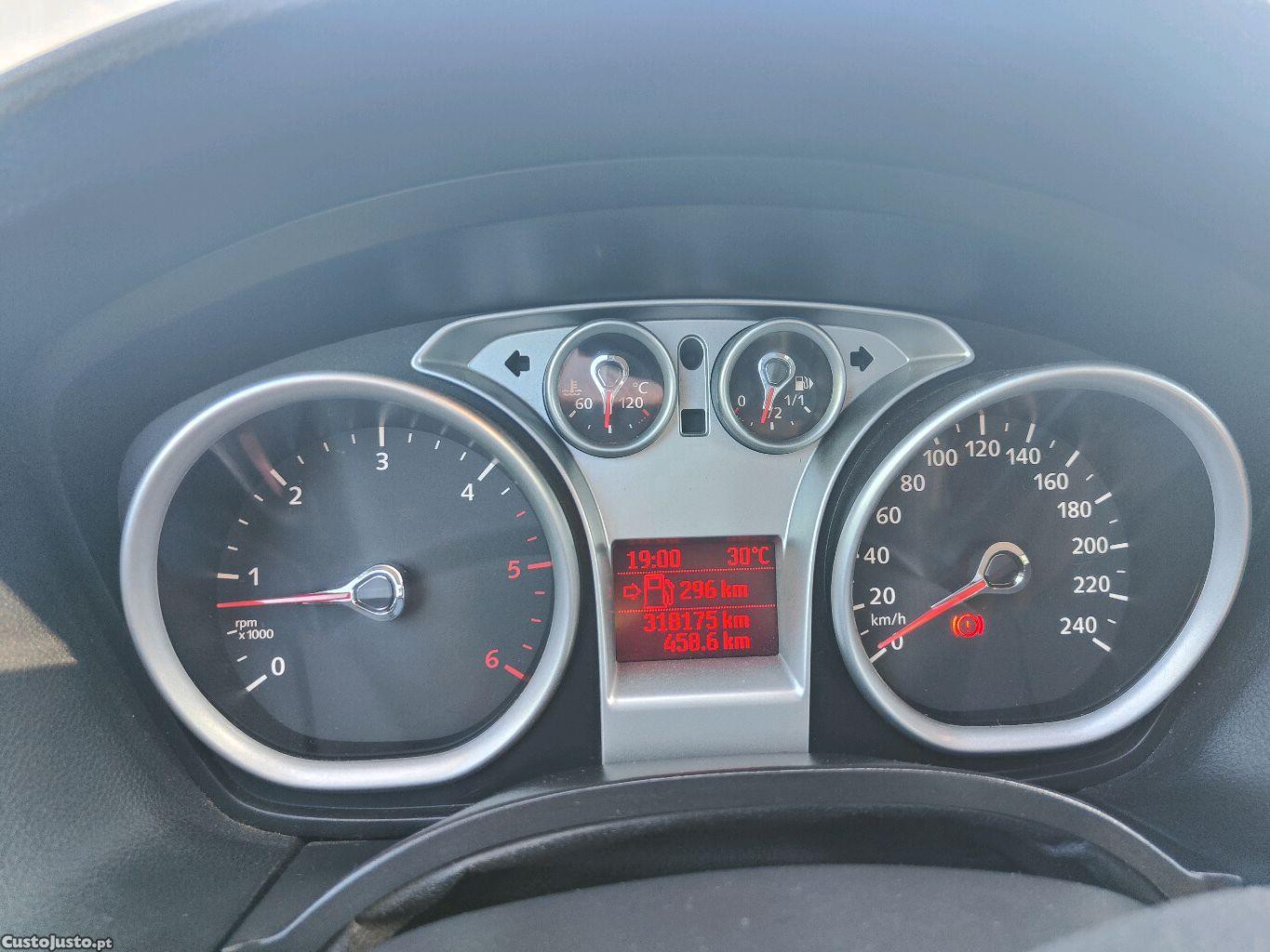 Ford Focus Titanium 1.6 TDCi 90cv - C/ NOVA — fotografia 2
