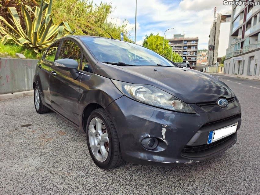 Ford Fiesta 1,4 TDCi Trend — fotografia 11