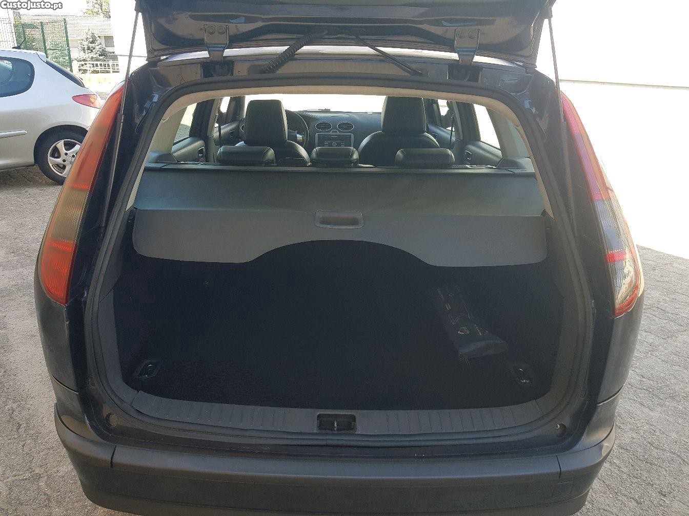 Ford Focus 1.6 tdci titanium — fotografia 2