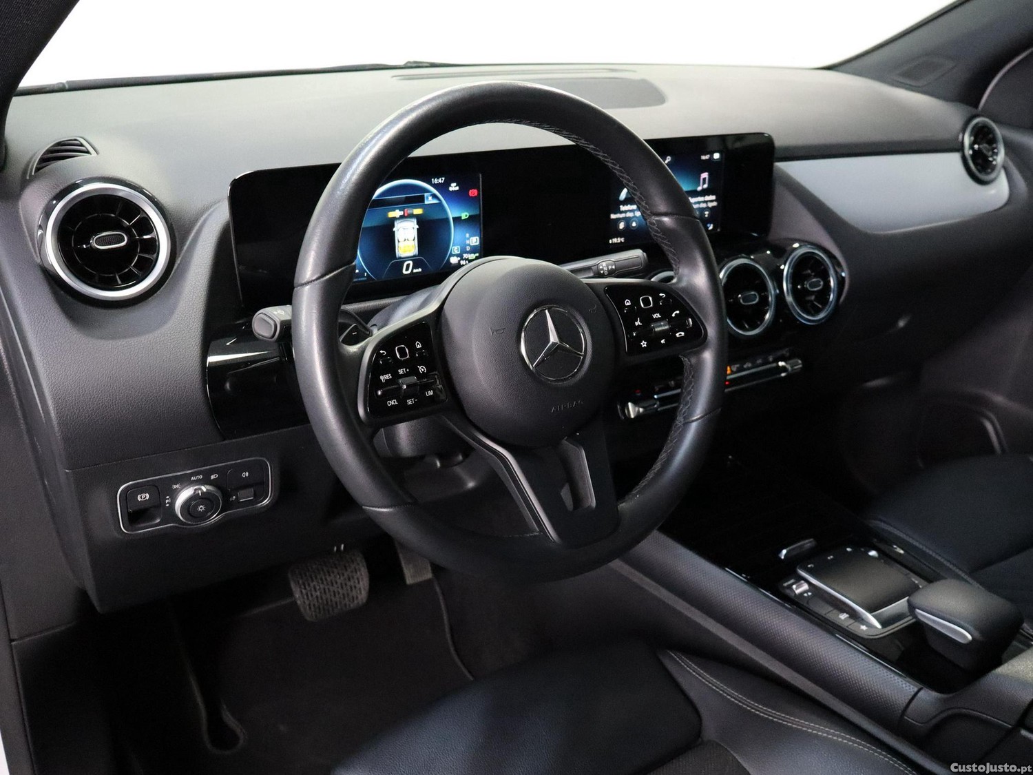 Mercedes-Benz GLA 250 e Style — fotografia 17