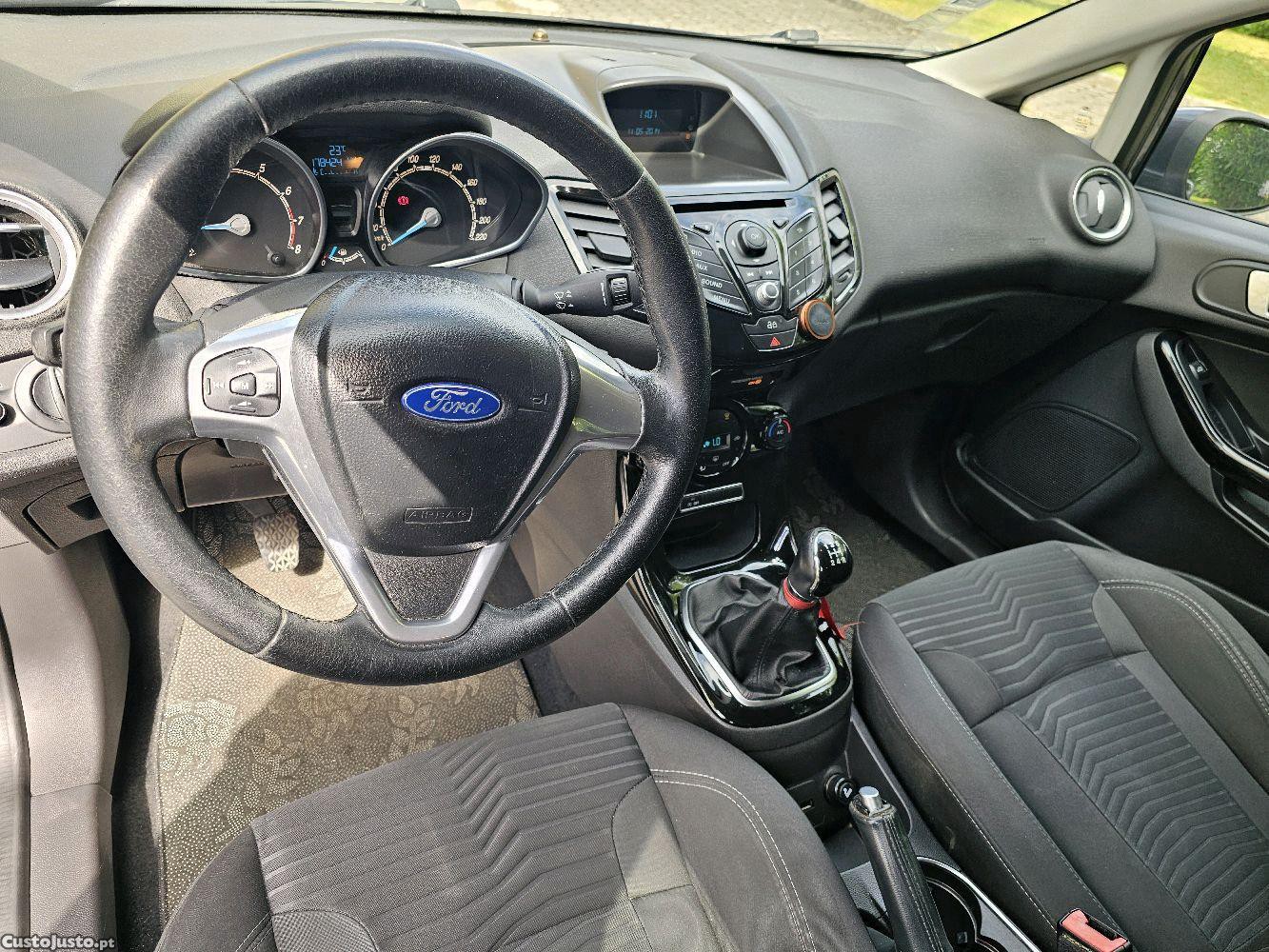 Ford Fiesta 1.0 Gasolina — fotografia 9