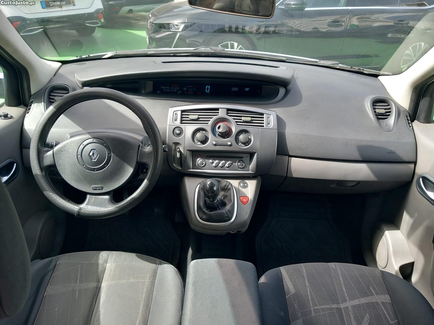 Renault Scénic 1.5 dCi Confort — fotografia 8