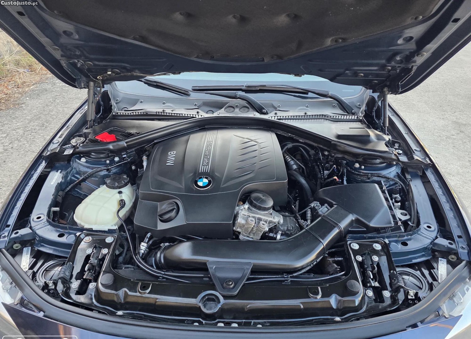 BMW 335 i Aut. Sport Line — fotografia 4