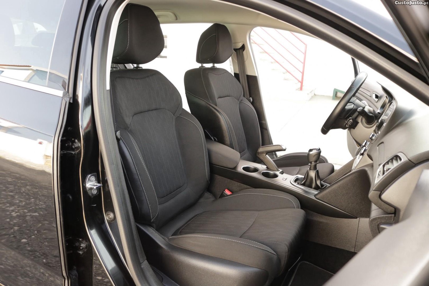 Renault Mégane Sport Tourer 1.5 Blue DCI Limited 115cv — fotografia 41