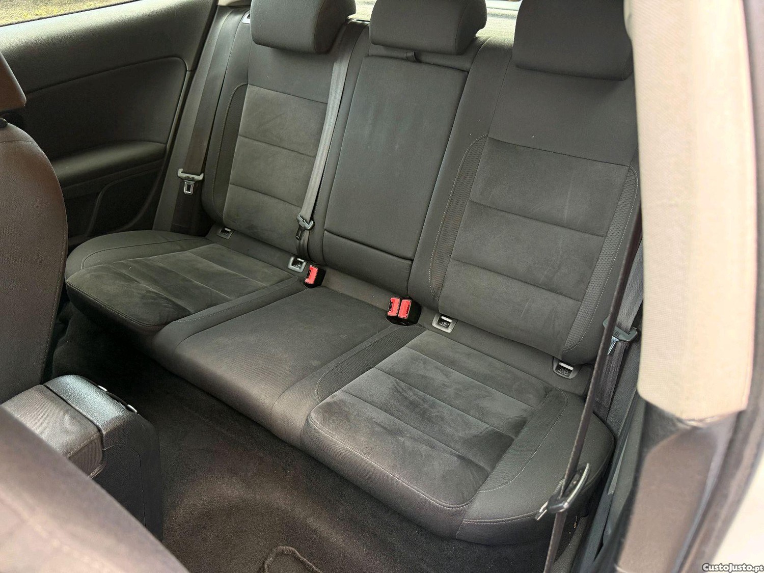 Volkswagen Golf 2.0 TDi Highline — fotografia 3