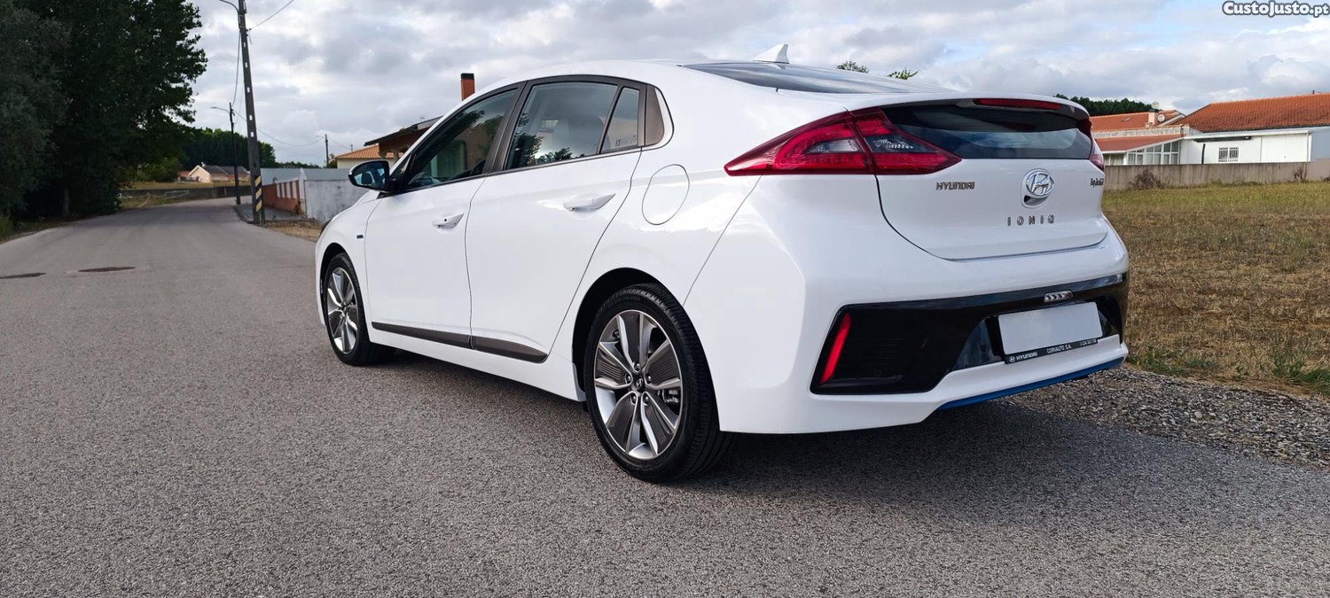 Hyundai IONIQ 1.6 GDI Hybrid Tech (HEV)-141cv - COMO NOVO — fotografia 2