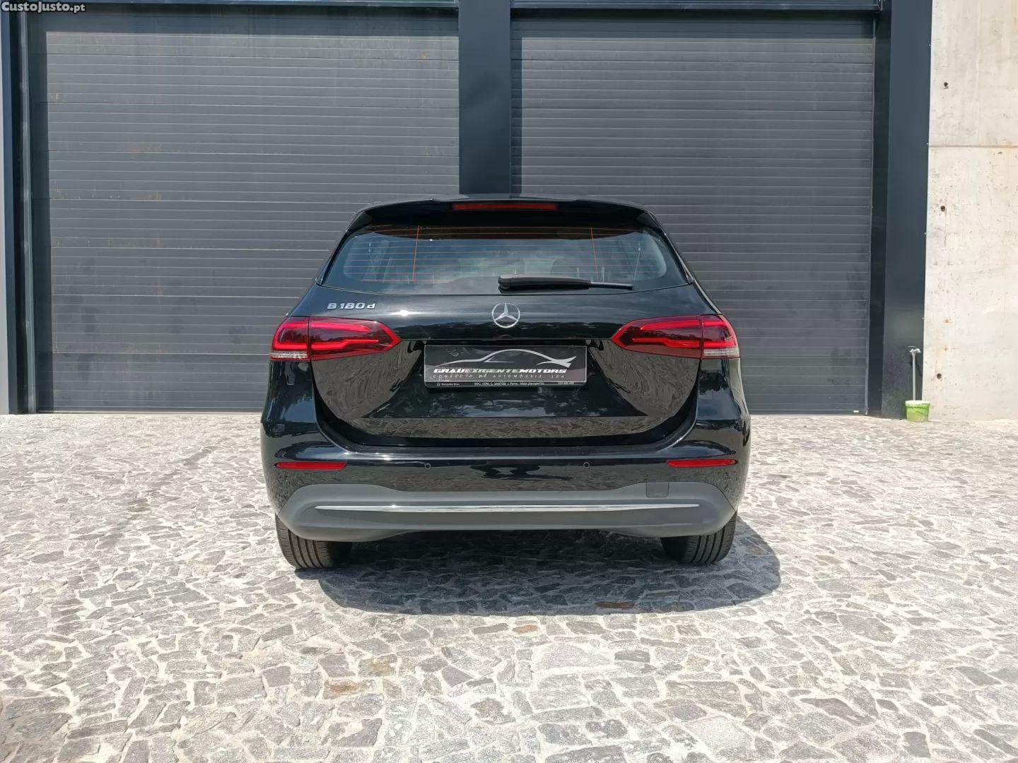 Mercedes-Benz B 180 D style plus aut. — fotografia 14