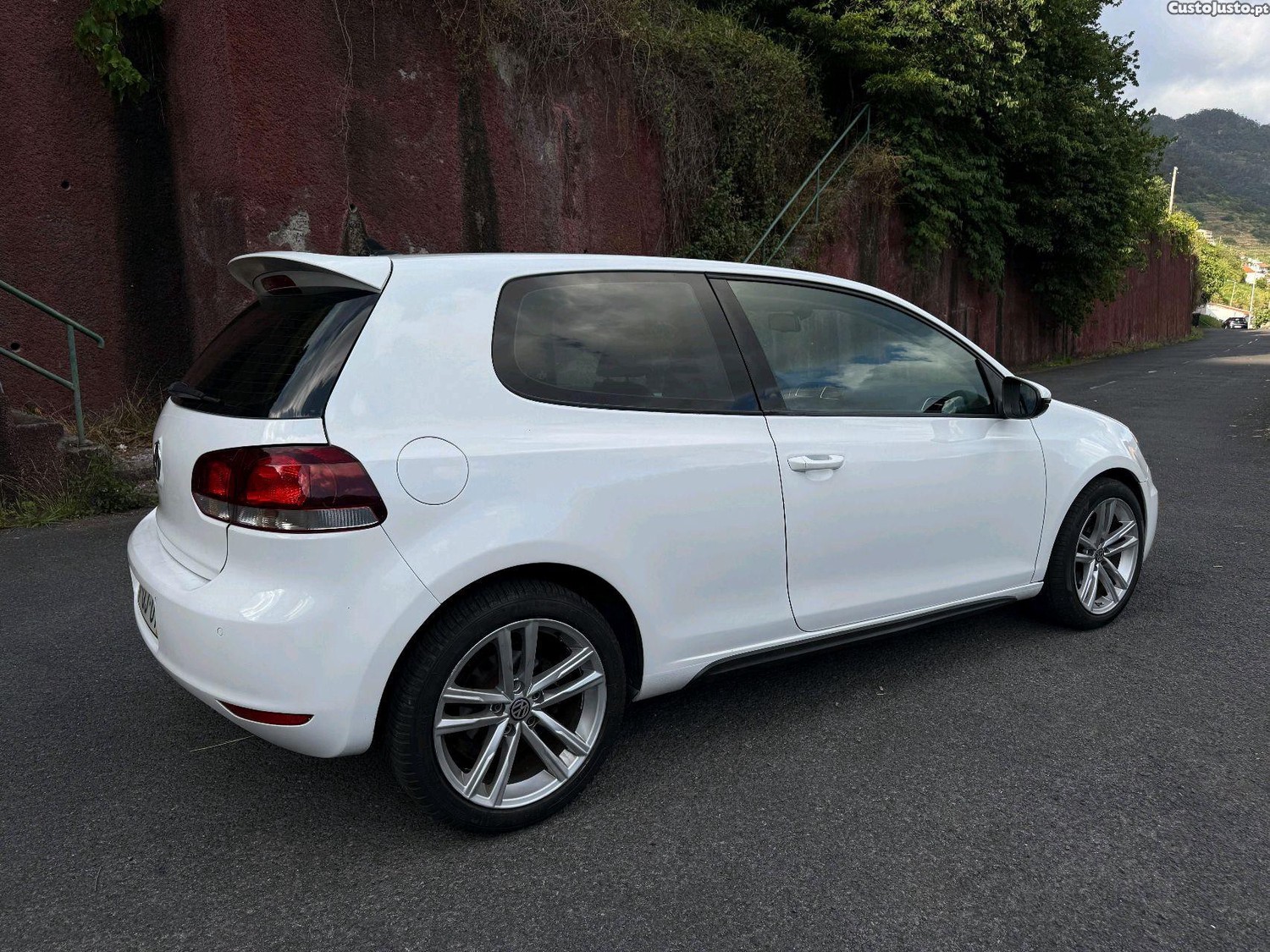 Volkswagen Golf 2.0 TDi Highline — fotografia 9