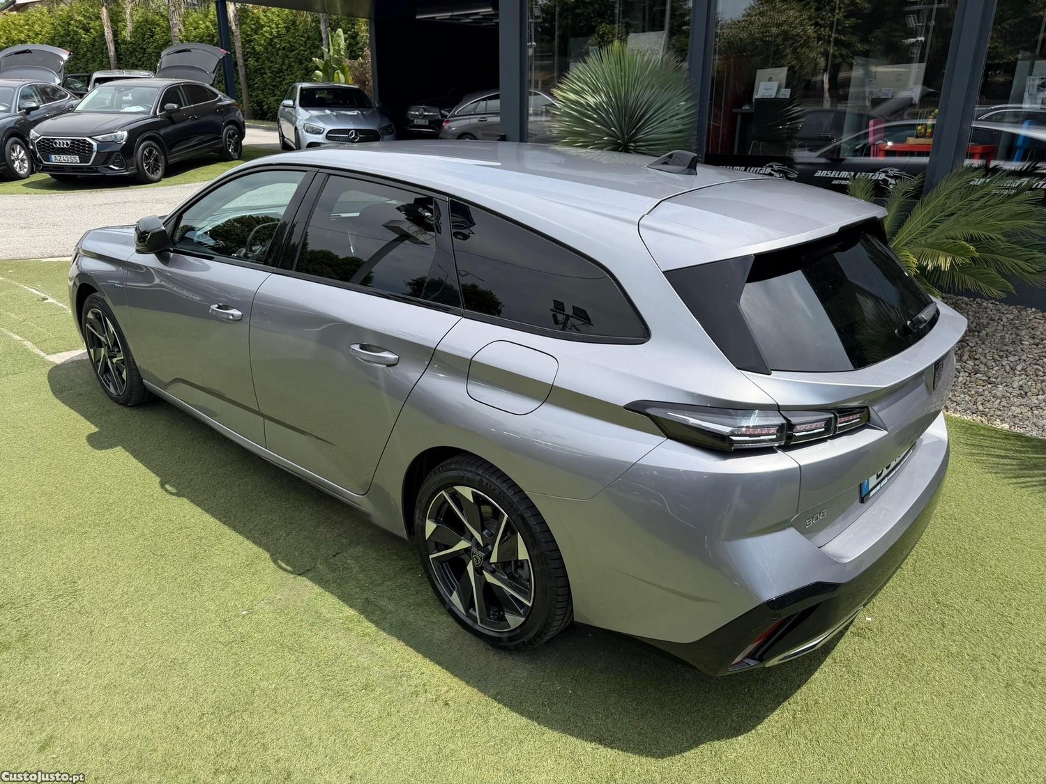 Peugeot 308 SW 1.6 Hybrid Allure Pack e-EAT8 — fotografia 16