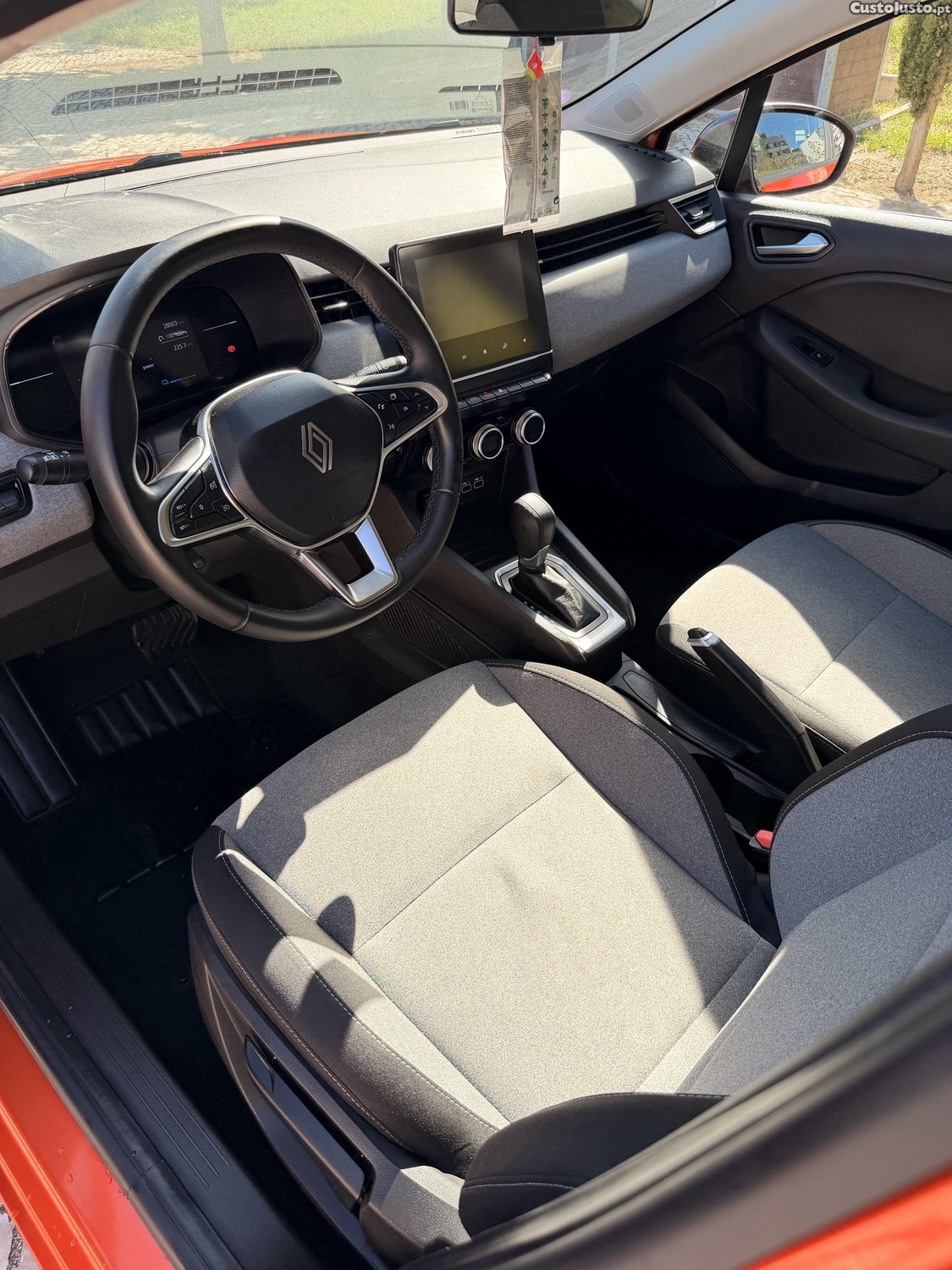 Renault Clio 1.6 E-TECH 145 — fotografia 3