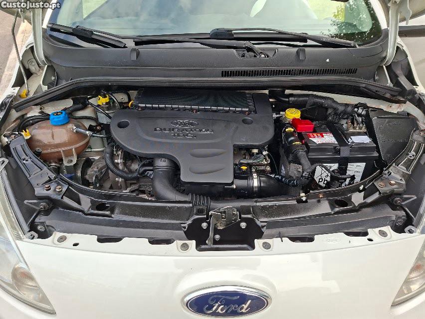 Ford KA 1.3 TDCi Titanium — fotografia 4