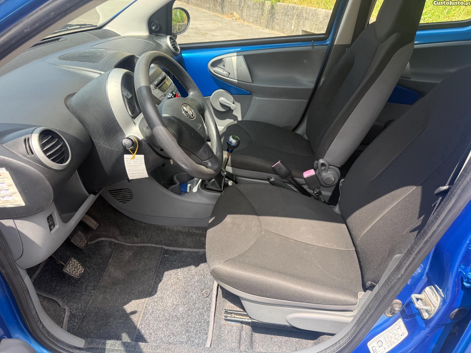 Toyota Aygo 1.0 Plus — fotografia 3