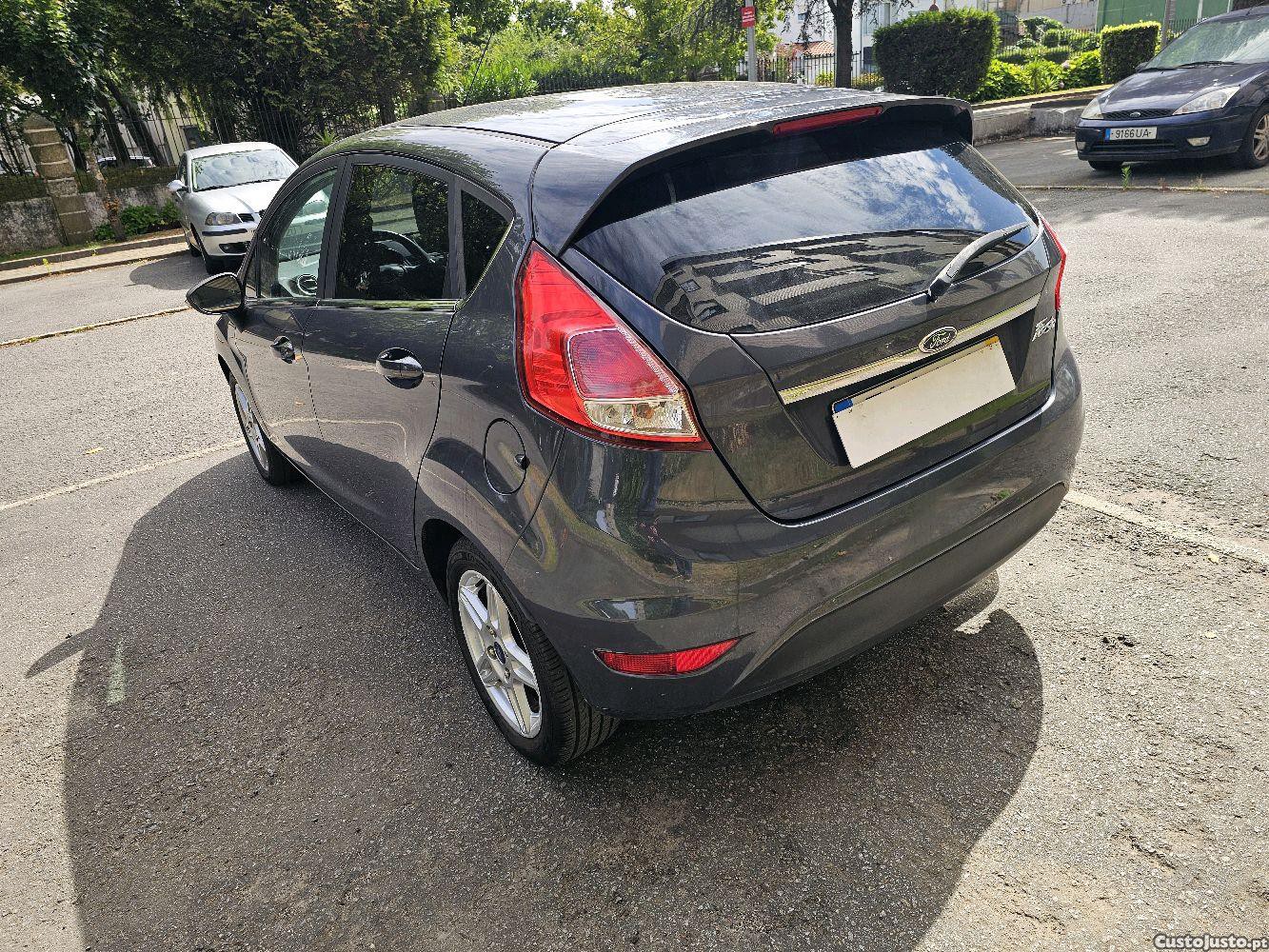 Ford Fiesta 1.0 Gasolina — fotografia 10