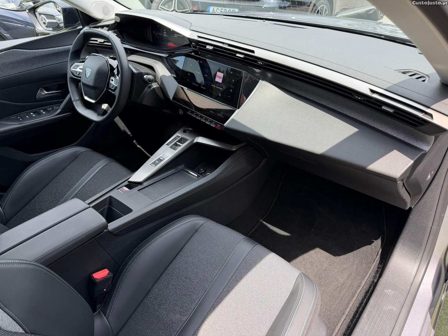 Peugeot 308 SW 1.6 Hybrid Allure Pack e-EAT8 — fotografia 14
