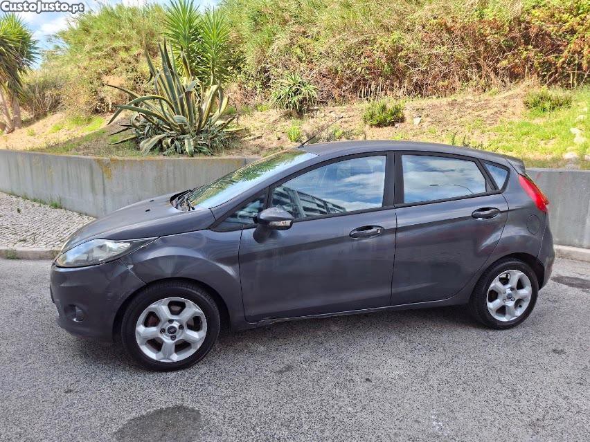 Ford Fiesta 1,4 TDCi Trend — fotografia 9