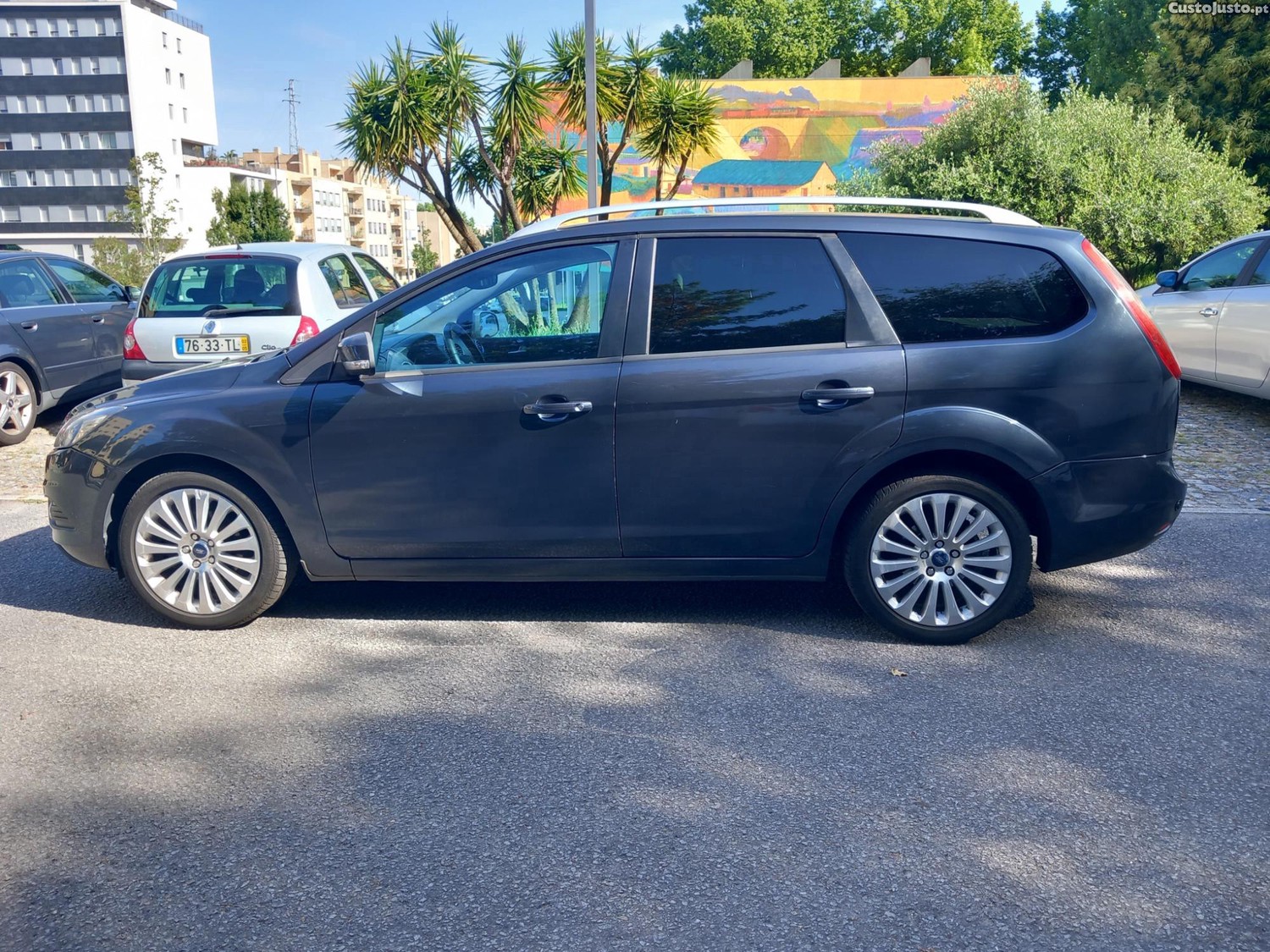 Ford Focus SW 1.6 TDCi Trend — fotografia 12