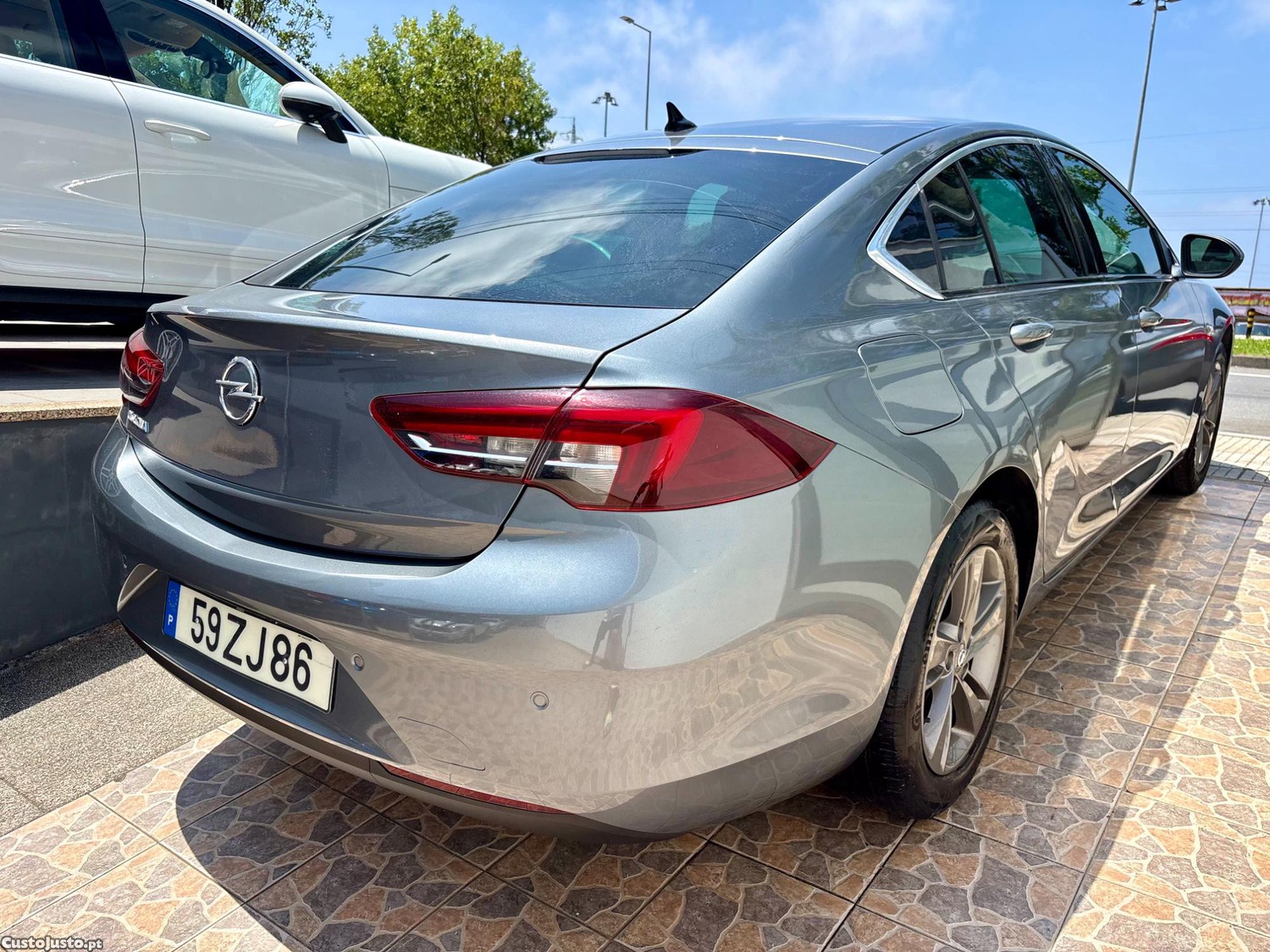 Opel Insignia GRAND SPORT 1.6 CDTI INNOVATION NACIONAL 1 ÚNICO DONO — fotografia 11