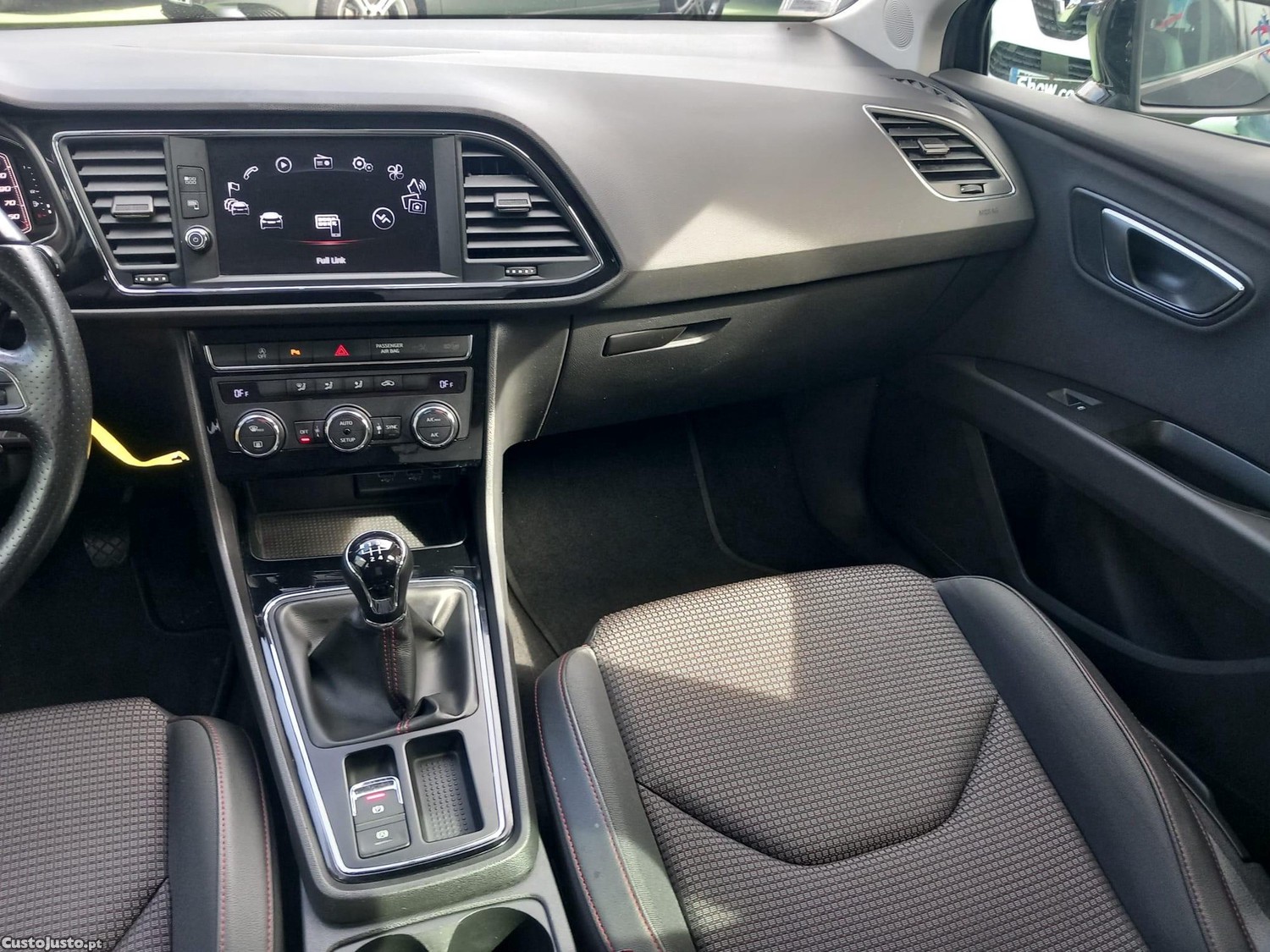 SEAT Leon 1.6 TDI FR S/S — fotografia 5
